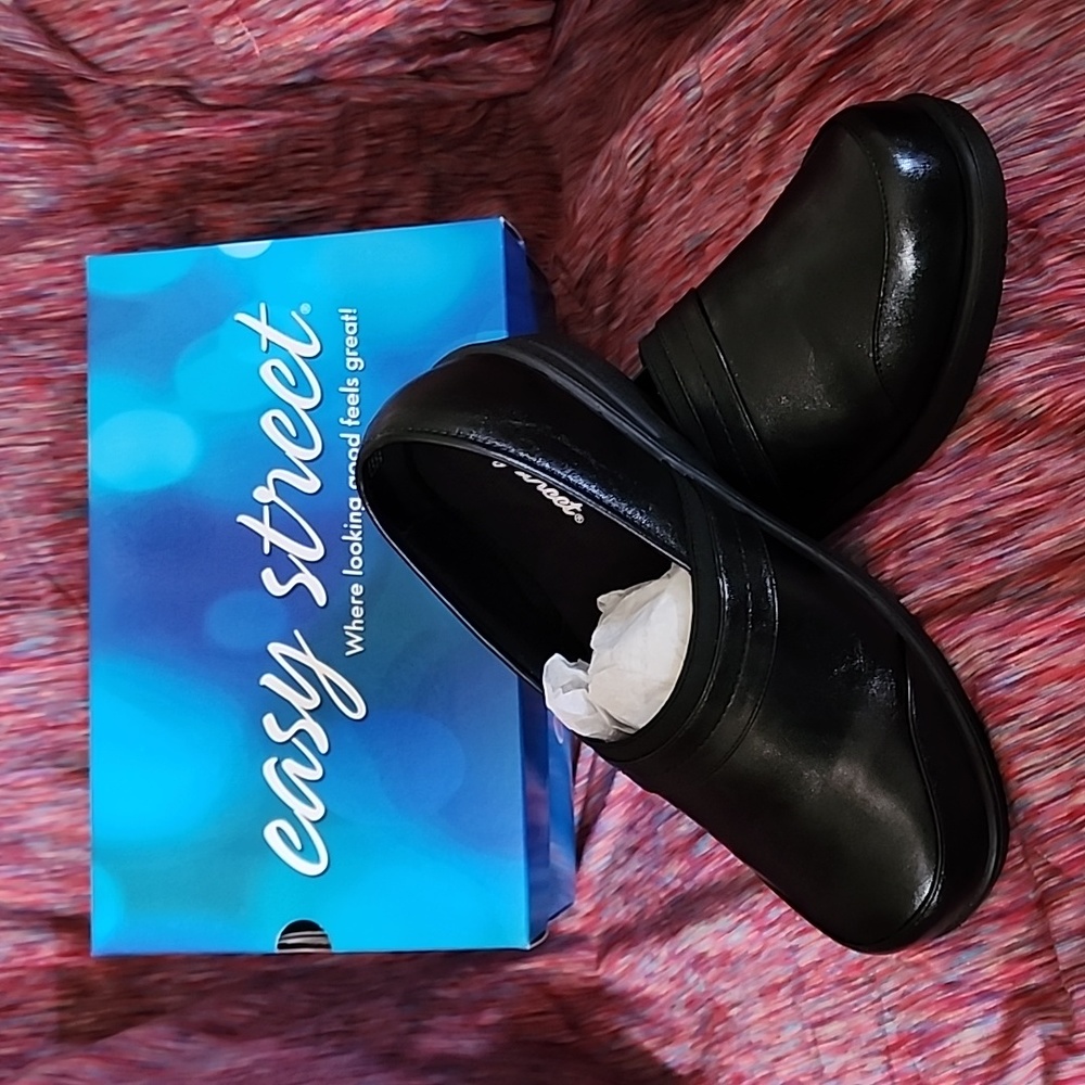easy street Black Slip-On Comfort Clogs